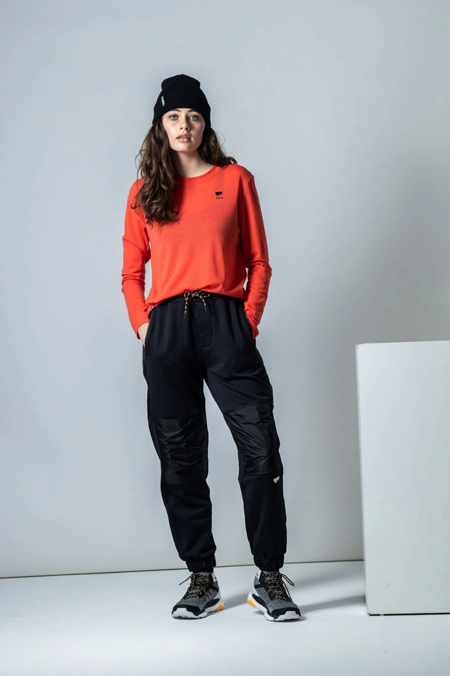 Mons Royale Icon Merino Air-Con Relaxed LS - Hot Coral 4 Mons Royale Icon Merino Air-Con Relaxed LS - Hot Coral
