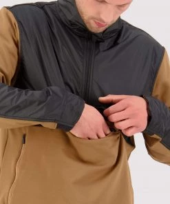 Mons Royale Decade Merino Fleece Pullover - Toffee 8 Mons Royale Decade Merino Fleece Pullover - Toffee