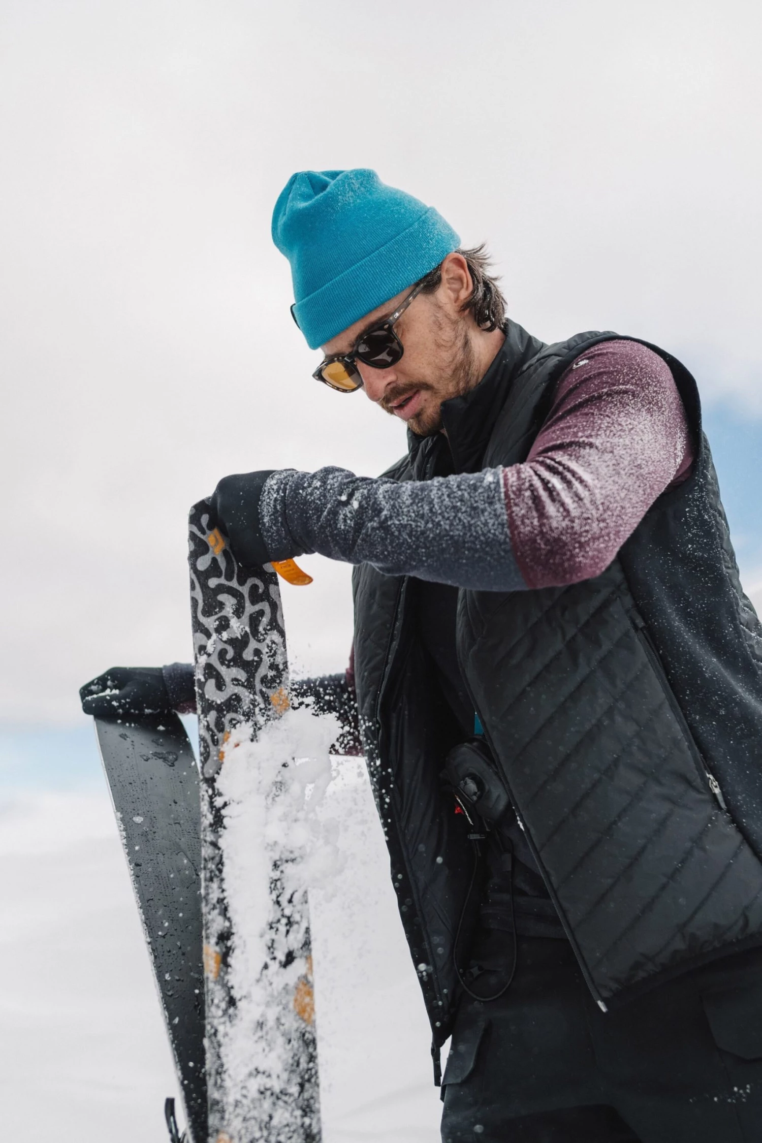 Mons Royale McCloud Beanie - Marina 4 Mons Royale McCloud Beanie - Marina