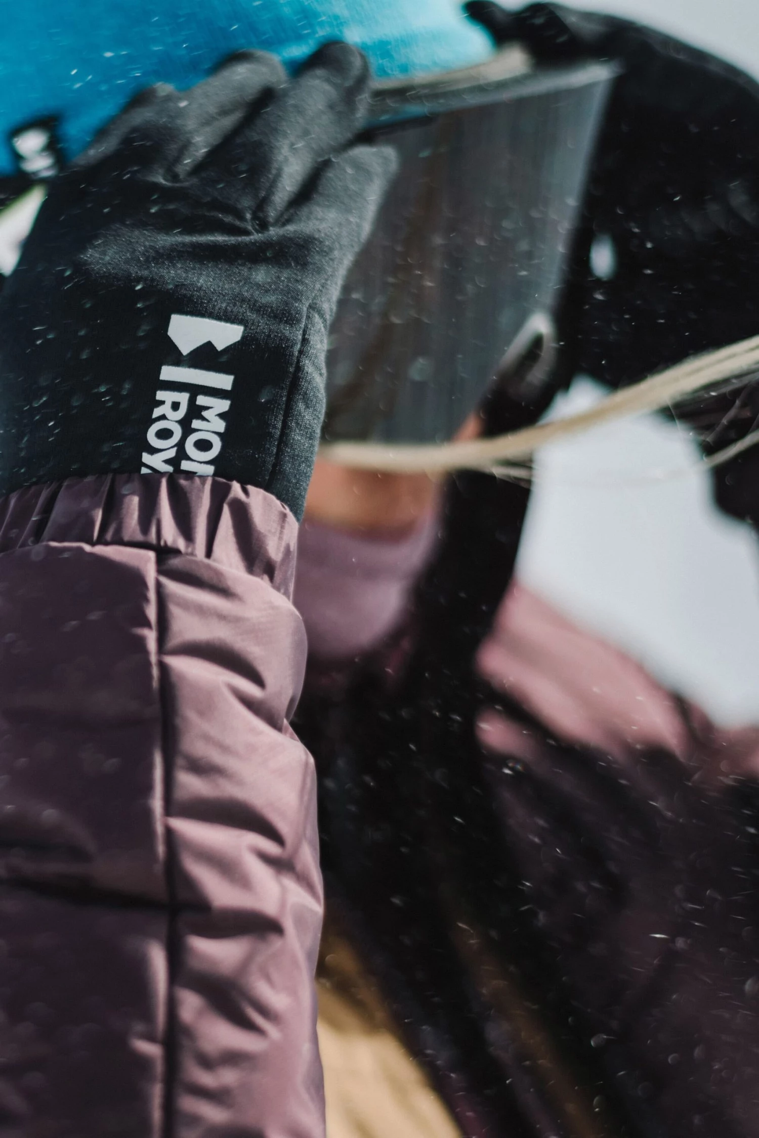 Mons Royale Elevation Wool Fleece Gloves - Black ACCESSORIES 3 Mons Royale Elevation Wool Fleece Gloves - Black ACCESSORIES